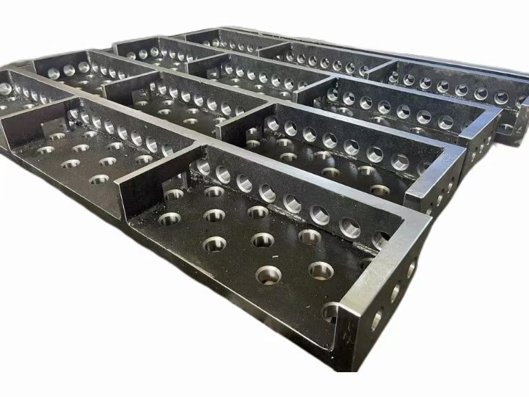 Was wirklich die beste Schweißtischplatte aus Stahl oder Gusseisen ausmacht